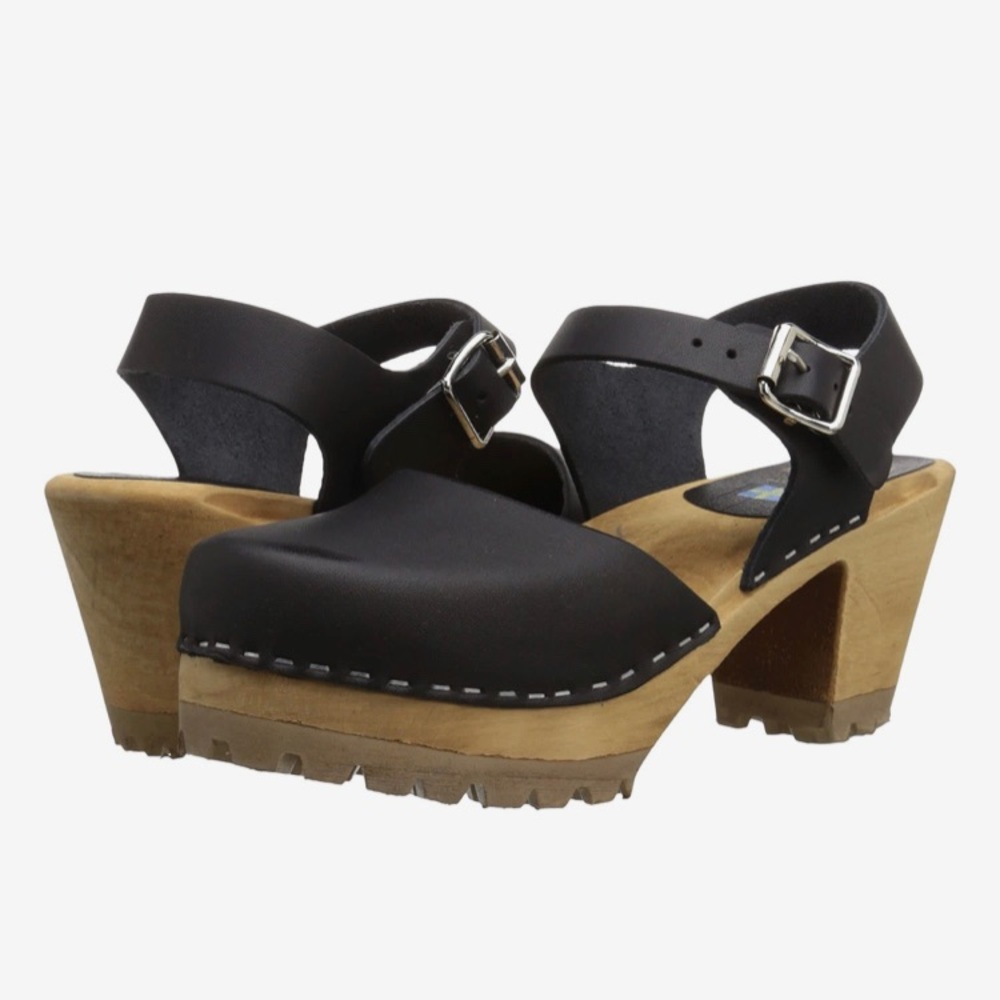 New w/box MIA Clogs Abba in Black